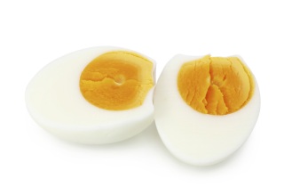 Huevo cocido pelado