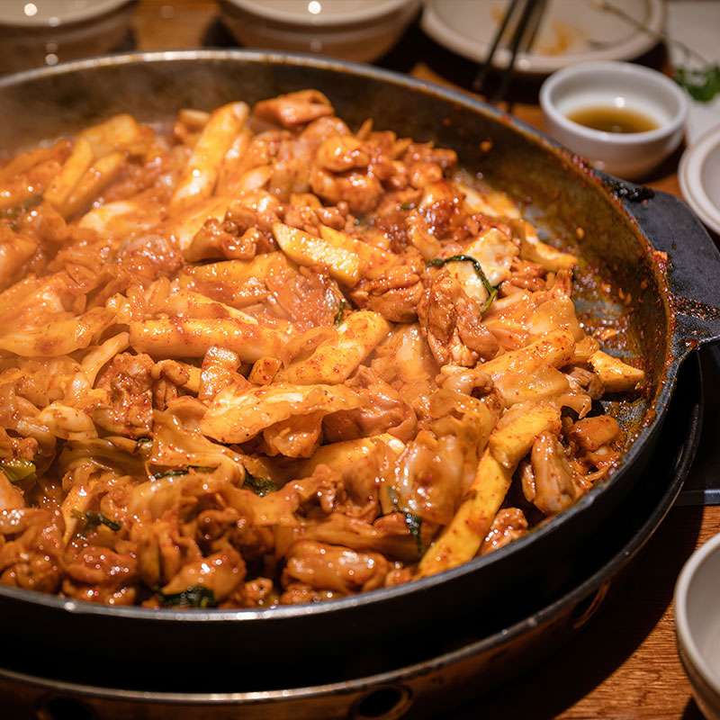 Pollo coreano Dakgalbi